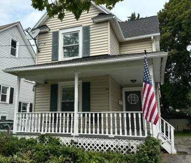 Main picture of 215 East Ave
