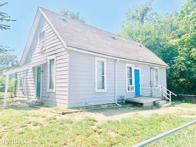 Main picture of 9305 E 9th St S
