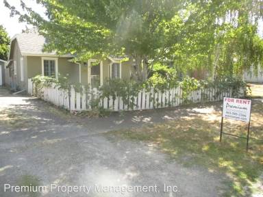 Main picture of 748 20th St NE