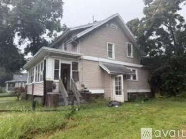 Main picture of 1501 NE Madison Ave