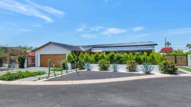Main picture of 5812 N 44th Pl