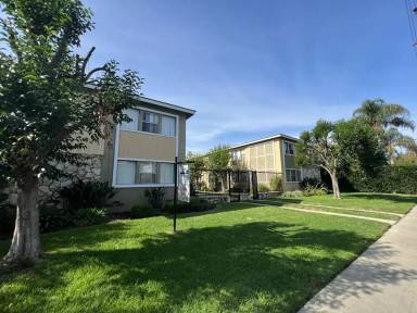 Main picture of 7337 Variel Ave