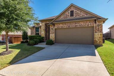 Main picture of 709 Hardwood Dr