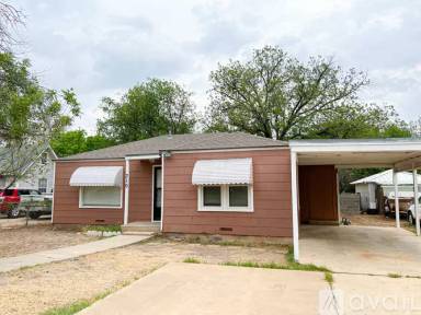 Main picture of 310 N Van Buren St