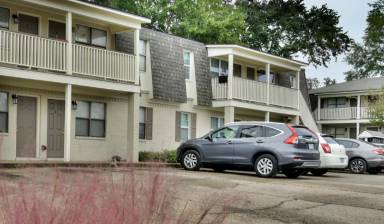 Main picture of Rr Village Crossing