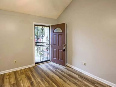 Main picture of 5900 Chadwell Rd