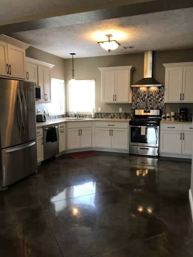 Main picture of 304 Highland Grove Dr