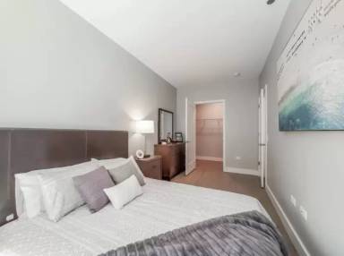 Main picture of 1203 N Clark St