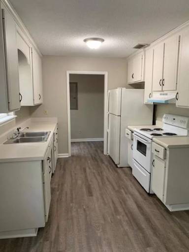 Main picture of 5600 Scruggs Cir