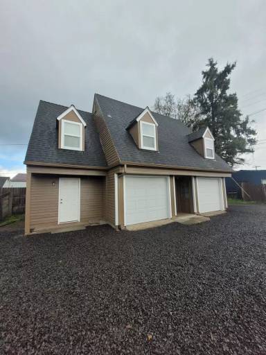 Main picture of 1325 1/2 Calapooia St SW