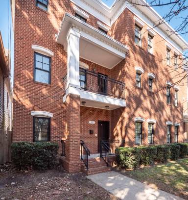 Main picture of 915 Colley Ave