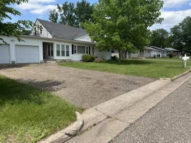 Main picture of 215 13th St S