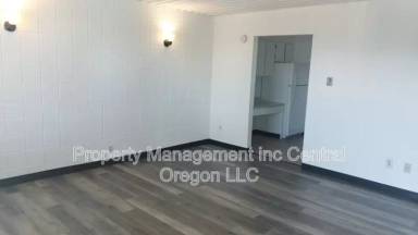 Main picture of 165 SE Buff St
