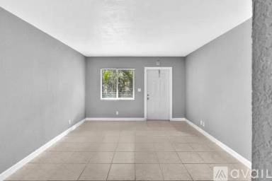 Main picture of 2643 NE 8th Ave