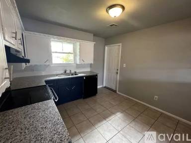 Main picture of 940 SW 4th Pl
