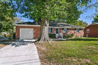 Main picture of 213 Hensley Dr