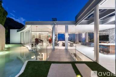 Main picture of 1814 N Doheny Dr
