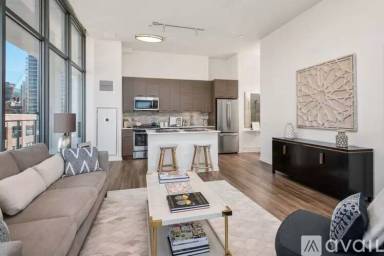 Main picture of 345 W Chestnut St