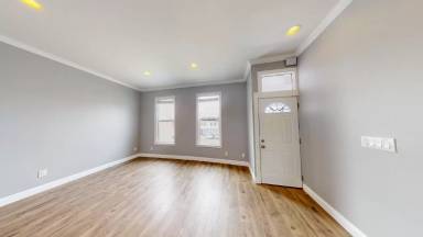 Main picture of 2006 Bancroft Ave