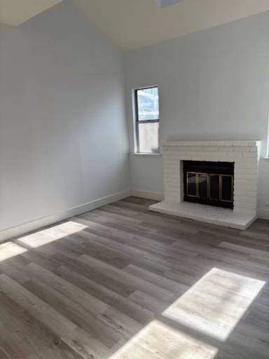 Main picture of 3893 Vine St