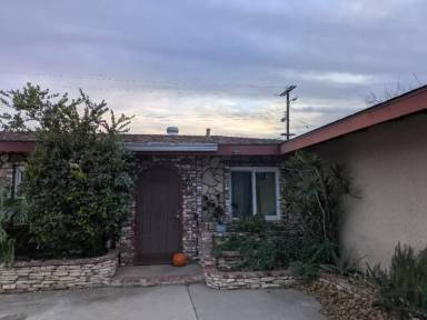 Main picture of 7872 Wells Ave