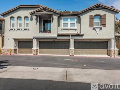Main picture of 425 S Meadowbrook Dr Townhomes