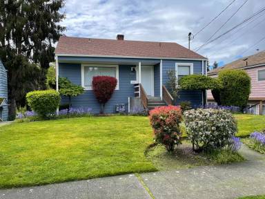 Main picture of 3439 33rd Ave W
