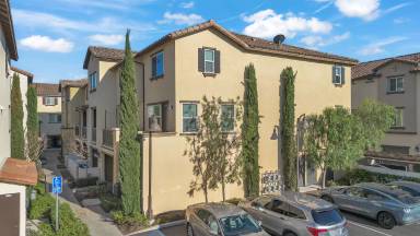 Main picture of 1520 W 1st St