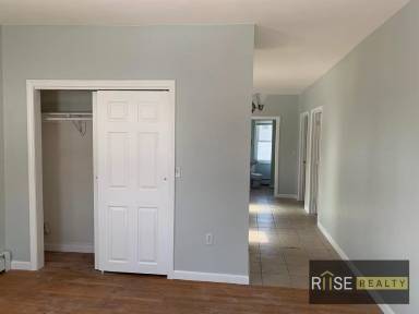 Main picture of 283 Carpenter St