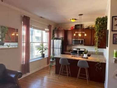 Main picture of 3031 W Armitage Ave