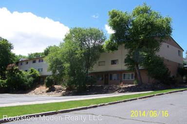 Main picture of 220 N 4th St