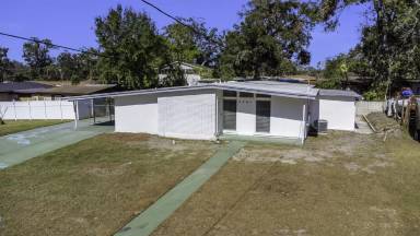 Main picture of 3504 E Knollwood St