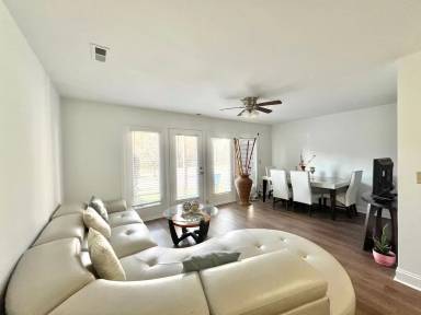 Main picture of 6129 Meadow Rose Ln