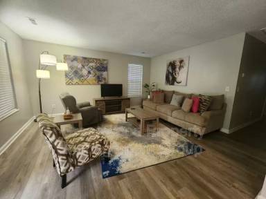 Main picture of 1707 Elwood Ave