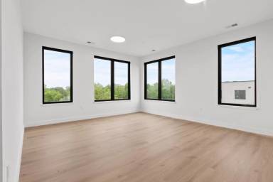 Main picture of 407 Highland Ave