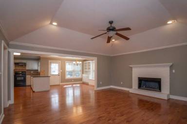 Main picture of 42 Thornhill Dr