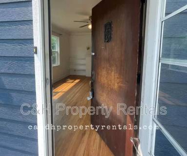 Main picture of 111 1/2 Alderson Ave