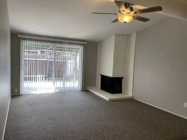 Main picture of 1914 W Maple Ave