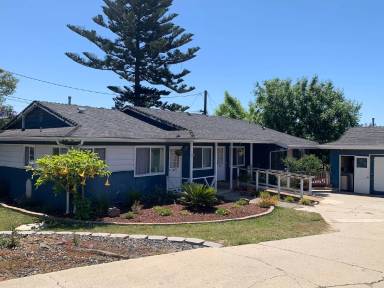 Main picture of 2476 Fernwood Dr