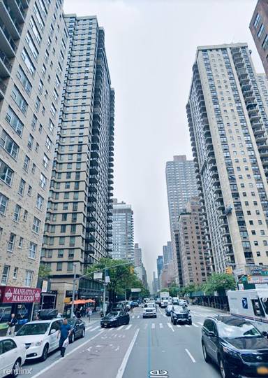 Main picture of 333 E 84th St