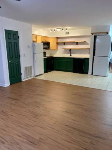 Main picture of 421 Cambridge Cir