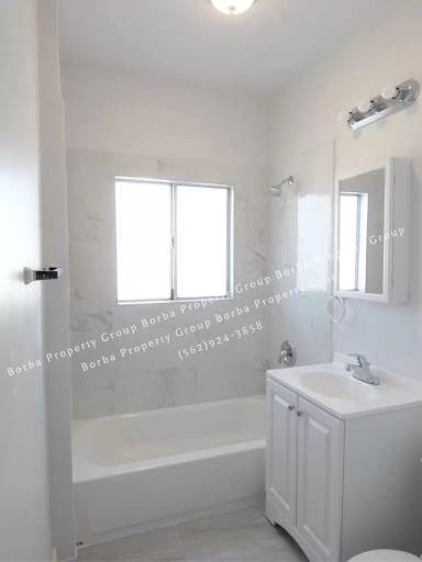 Main picture of 210 W Hill St