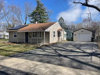 Main picture of 1402 S Cottage Grove Ave