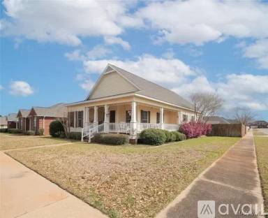 Main picture of 7 Whitney Ave