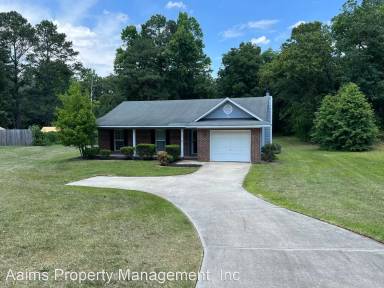 Main picture of 131 Sweet Briar Ln