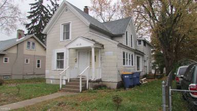 Main picture of 615 Worden St SE