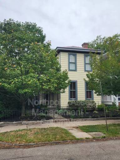 Main picture of 967 Highland St