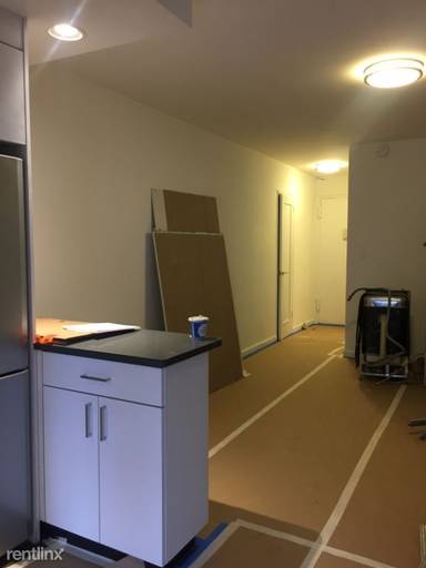 Main picture of 165 E 35th St Apartments