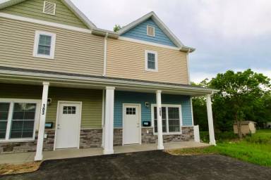 Main picture of 105 Suter St