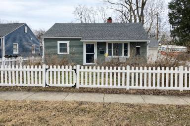 Main picture of 1101 S Cottage Grove Ave